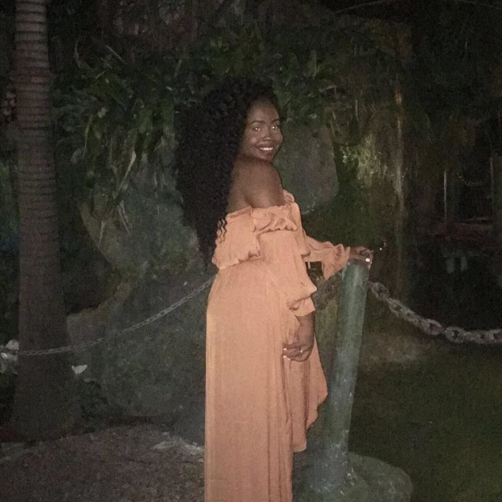 Meet your Posher, Dee